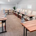 Citi Hotel's Warszawa-falenty 4*