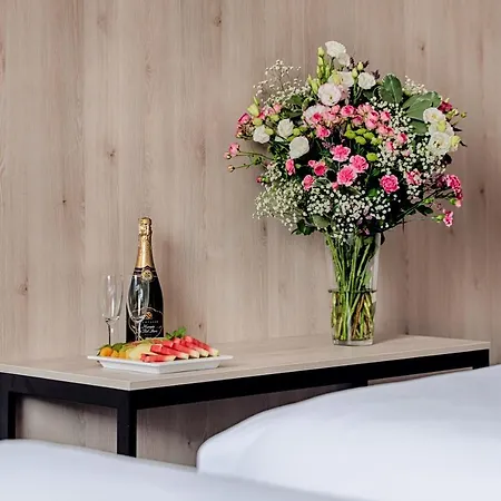 ベッド・アンド・ブレックファスト Citi Hotel's Warszawa-falenty